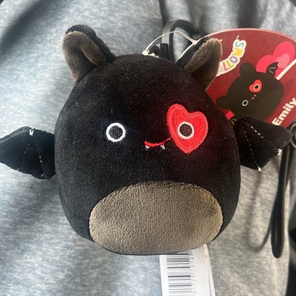 Squishmallows Emily Black and Red Plush Bat Bag Clip - Picture 1 of 4